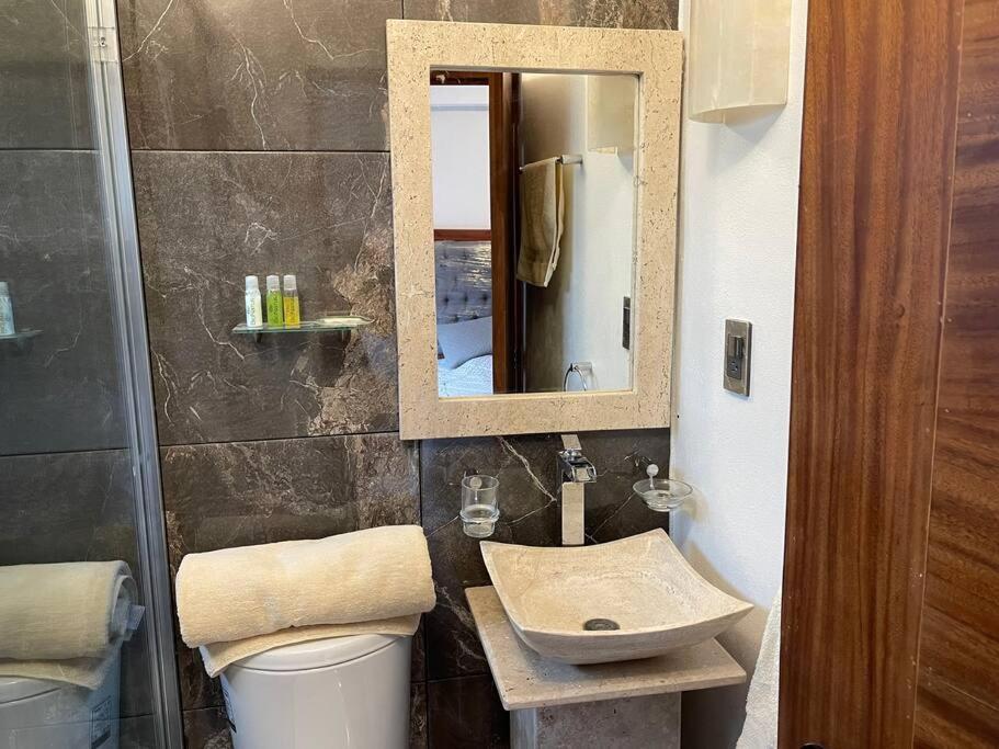 Suites C O V A D O N G A Meksika Oda fotoğraf
